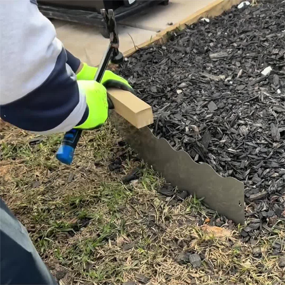 Wavy Edge Galvanized Steel Garden Edging, 6" or 8" Tall, 20 FT (6 x 40")