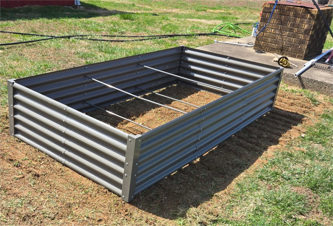 Set of 8: 74''x74''x18'' &  96'' x48'' x18'' Geometric Metal Raised Garden Bed Layout (Classic White/Quartz Gray)