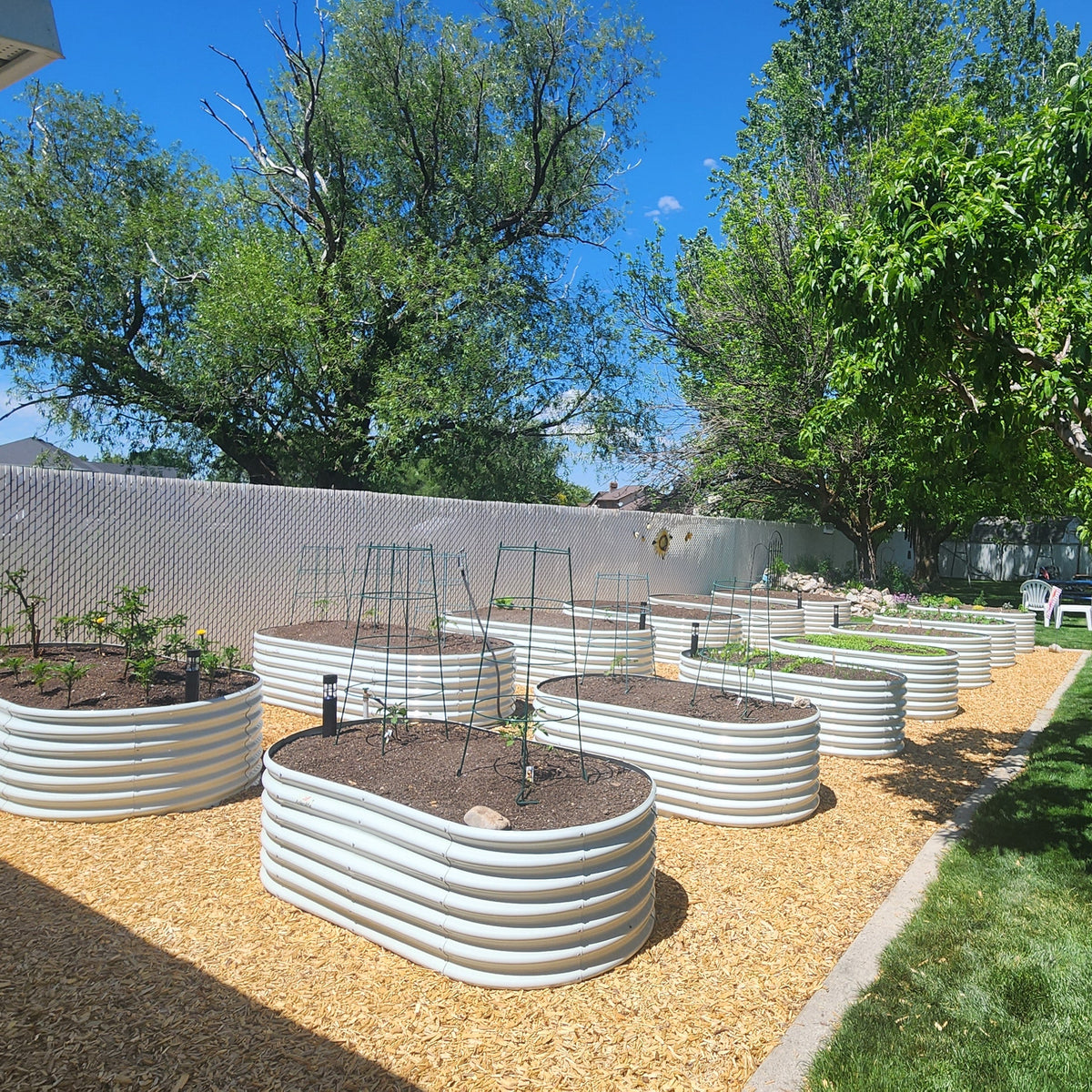 
6x3x2ft Oval Metal Raised Modular Garden Bed Set (Antique White)