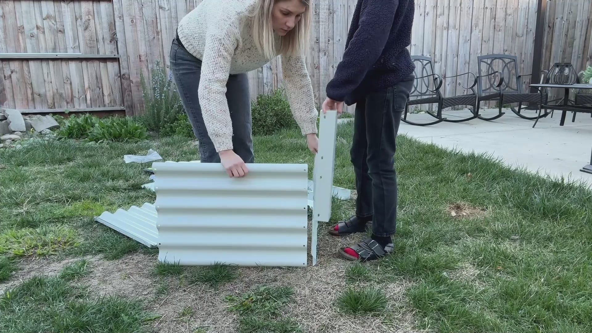 18'' Tall DIY Modular Garden Bed Panels,  22-Gauge Galvanized Steel, 4-Pack