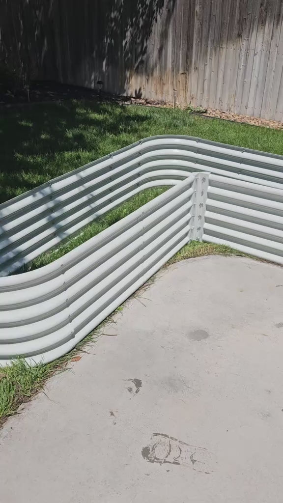 81''x81''x18'' Heart-shaped Galvanized Steel Raised Garden Bed - White